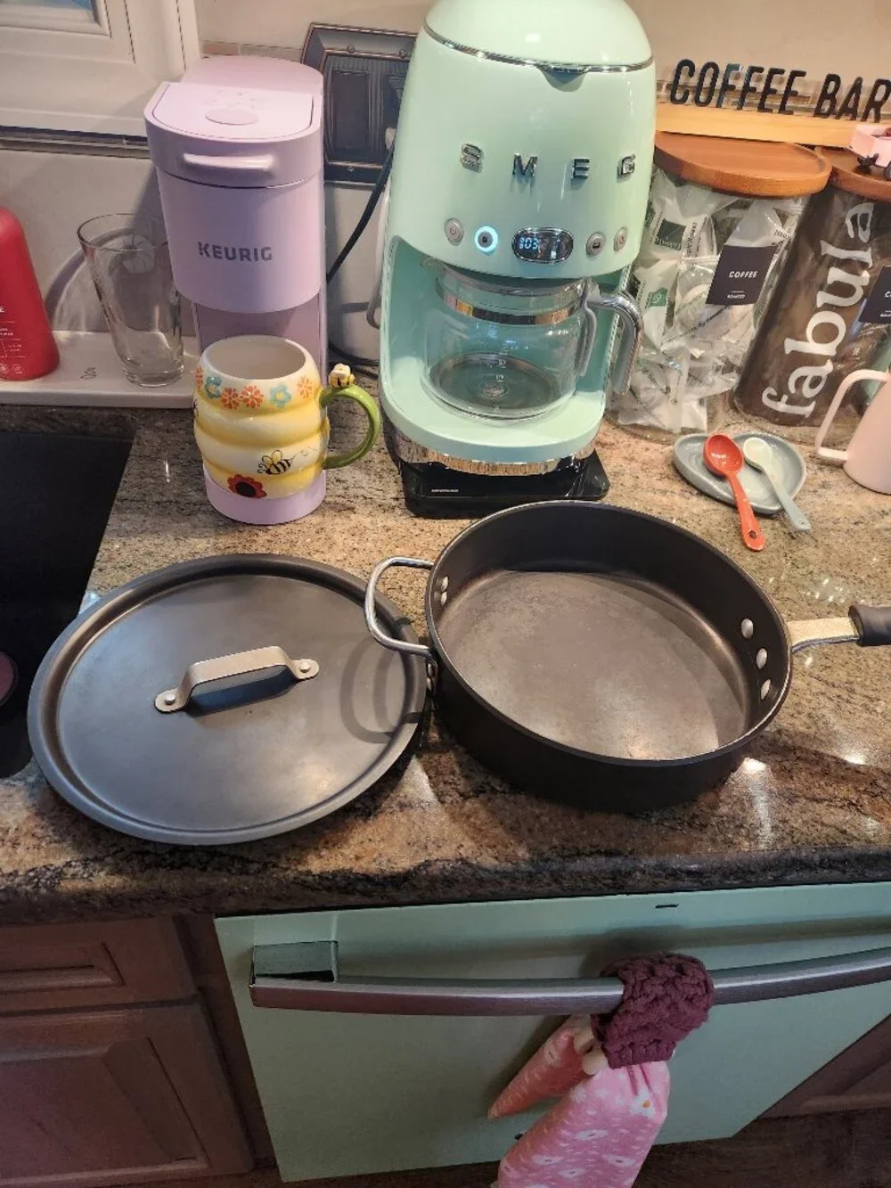 Calphalon 3 quart anodized pan.